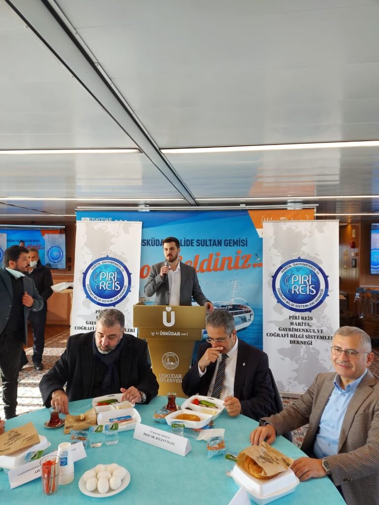 Öğrencilerle Boğaz Turu ve Konuşmalar 2021 — dernek arşivinden fotoğraf