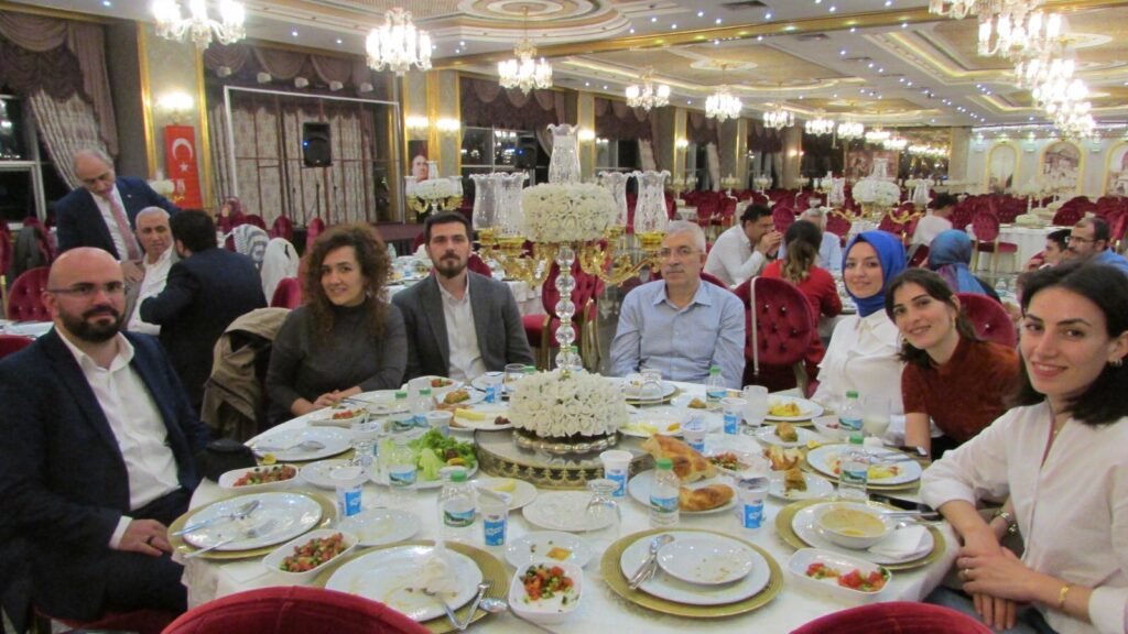 Meslektaşlarımızla Geleneksel İftar — dernek arşivinden fotoğraf