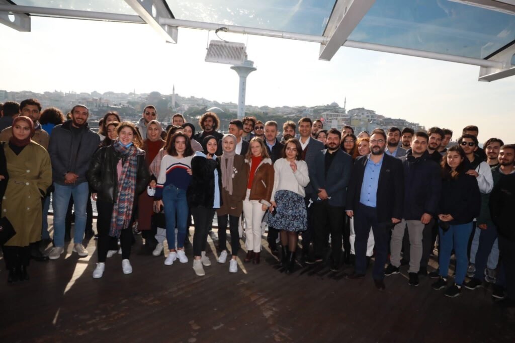Öğrencilerle Boğaz Turu ve Konuşmalar 2021 — dernek arşivinden fotoğraf